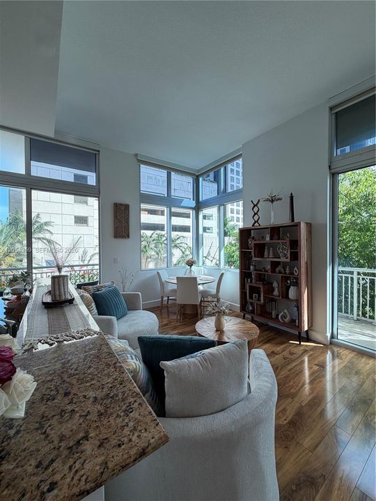В аренду: $2,650 (1 спален, 1 ванн, 997 Квадратных фут)