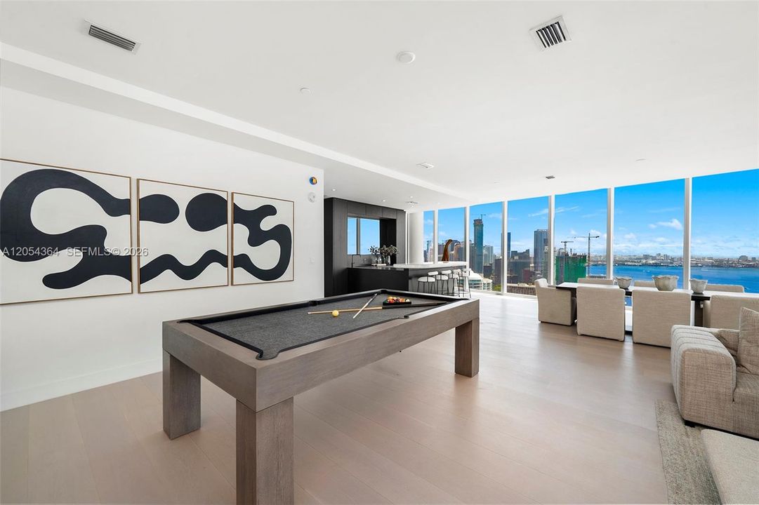 For Sale: $10,200,000 (5 beds, 5 baths, 4725 Square Feet)