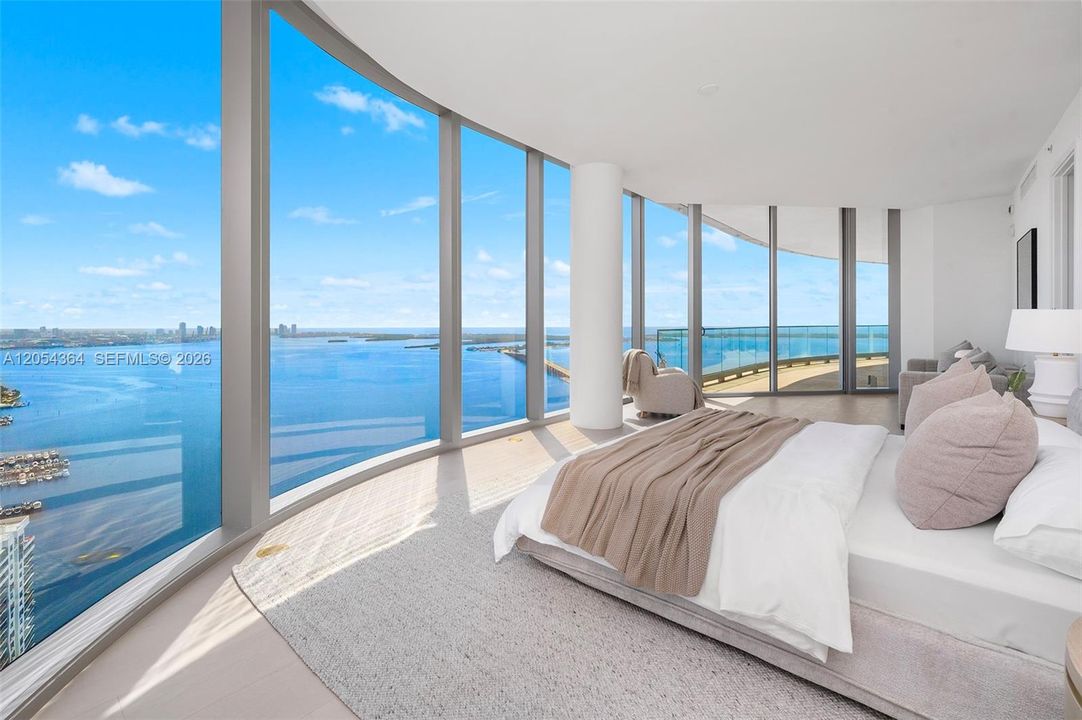 For Sale: $10,200,000 (5 beds, 5 baths, 4725 Square Feet)