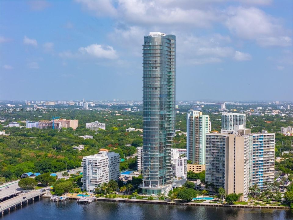 For Sale: $10,200,000 (5 beds, 5 baths, 4725 Square Feet)