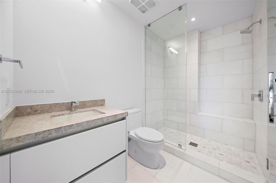 For Sale: $10,200,000 (5 beds, 5 baths, 4725 Square Feet)