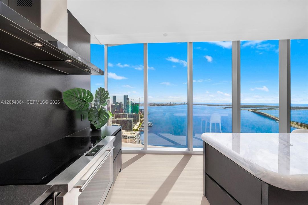 For Sale: $10,200,000 (5 beds, 5 baths, 4725 Square Feet)