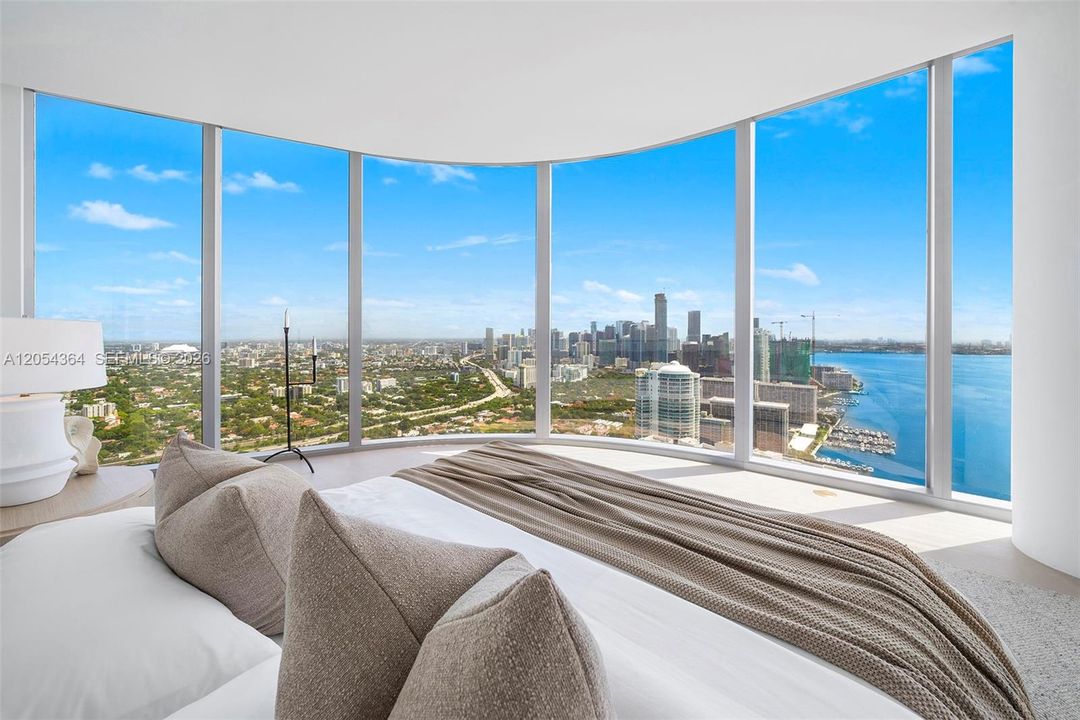 For Sale: $10,200,000 (5 beds, 5 baths, 4725 Square Feet)