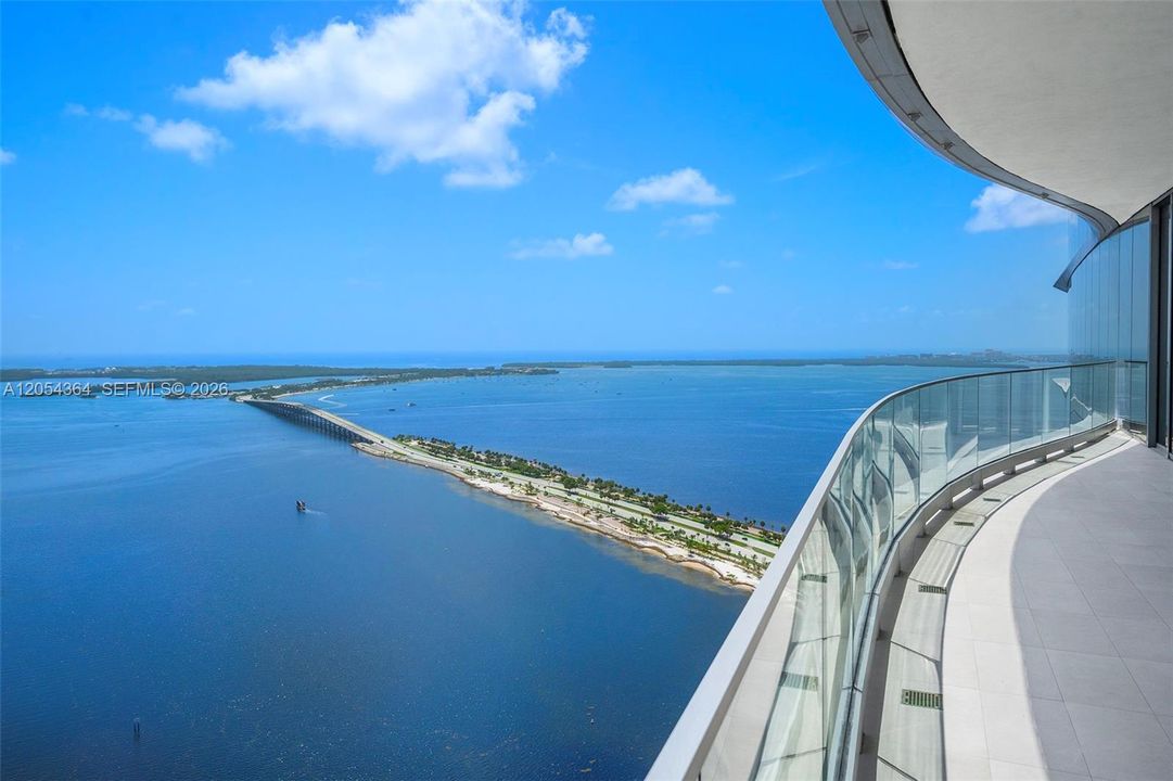 For Sale: $10,200,000 (5 beds, 5 baths, 4725 Square Feet)