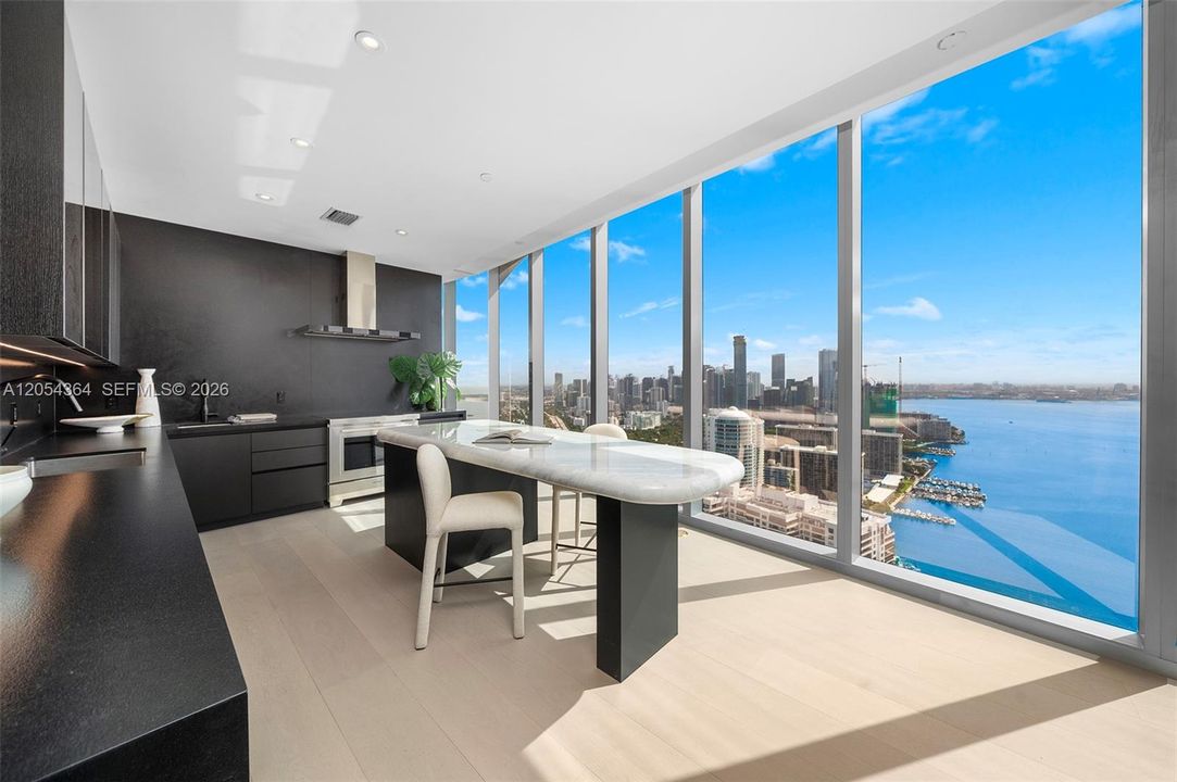 For Sale: $10,200,000 (5 beds, 5 baths, 4725 Square Feet)