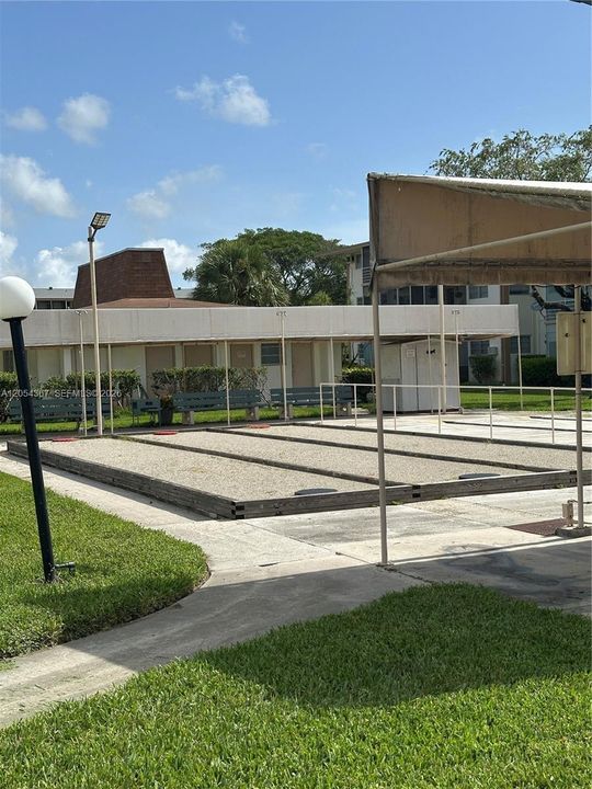 For Sale: $60,000 (1 beds, 1 baths, 688 Square Feet)