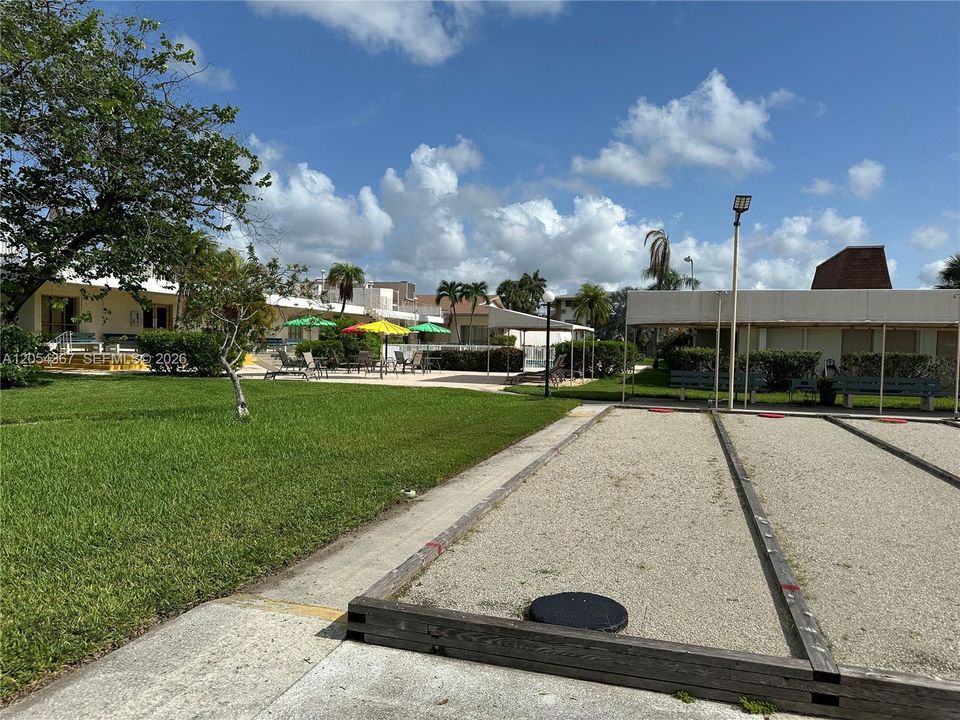 For Sale: $60,000 (1 beds, 1 baths, 688 Square Feet)