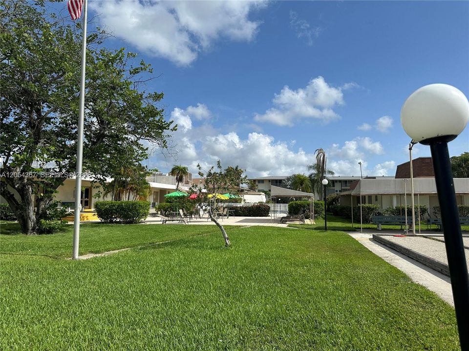 For Sale: $60,000 (1 beds, 1 baths, 688 Square Feet)