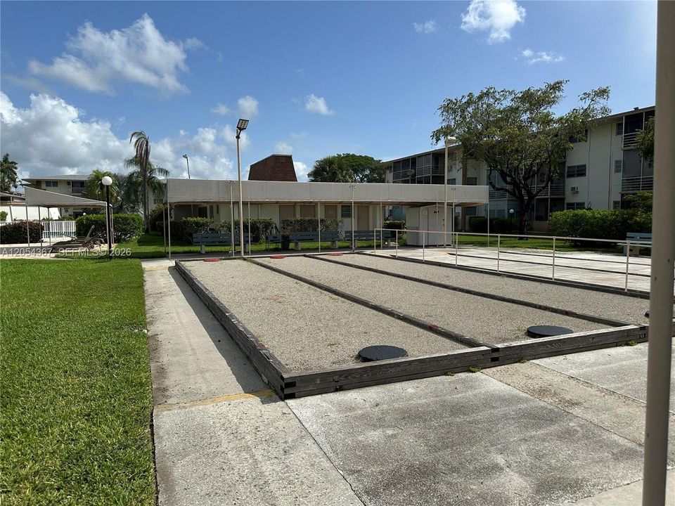 For Sale: $60,000 (1 beds, 1 baths, 688 Square Feet)