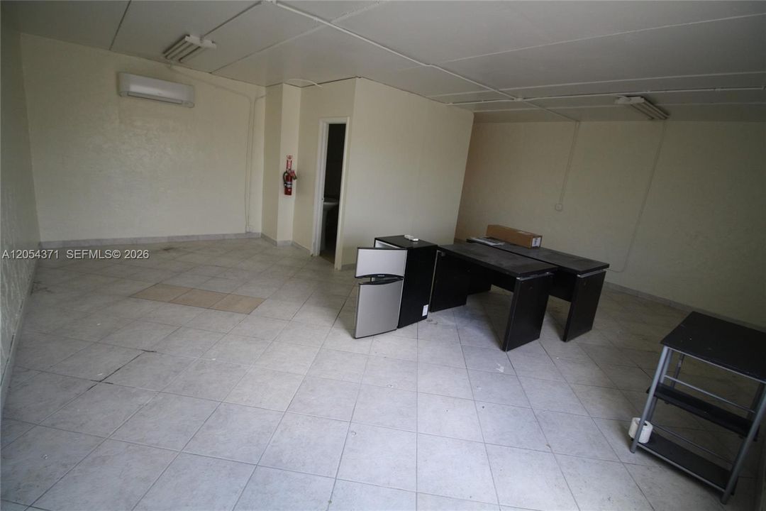 В аренду: $8,500 (0 спален, 0 ванн, 0 Квадратных фут)