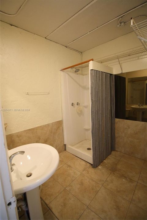 В аренду: $8,500 (0 спален, 0 ванн, 0 Квадратных фут)
