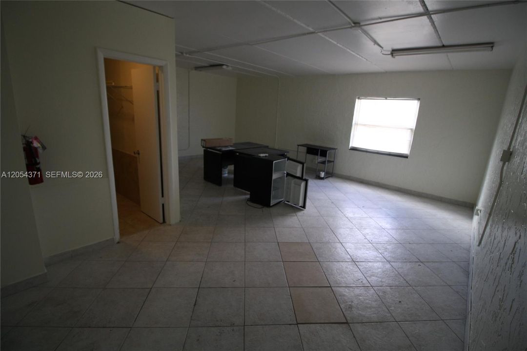 В аренду: $8,500 (0 спален, 0 ванн, 0 Квадратных фут)