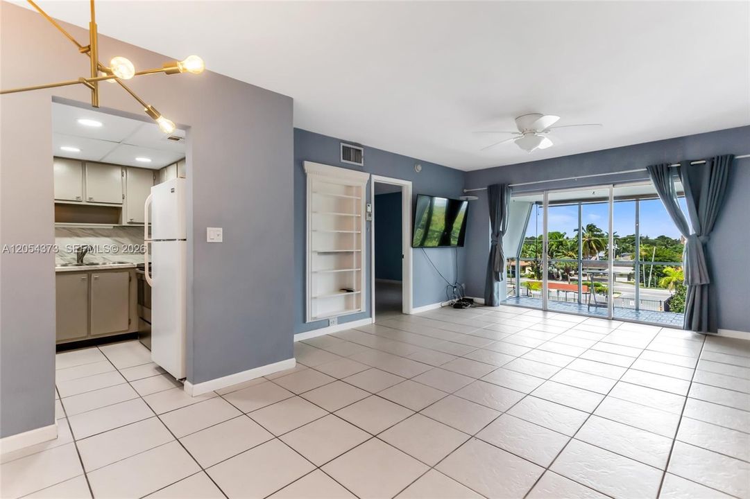 For Rent: $1,750 (1 beds, 1 baths, 600 Square Feet)