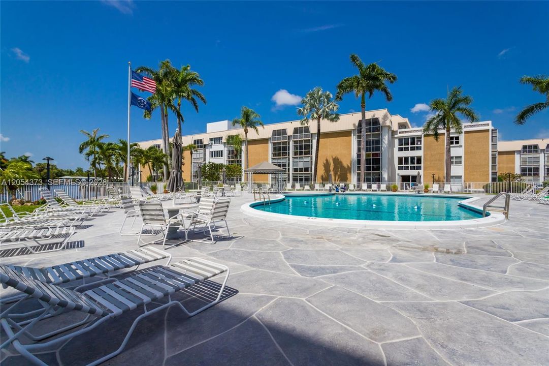 For Rent: $1,750 (1 beds, 1 baths, 600 Square Feet)