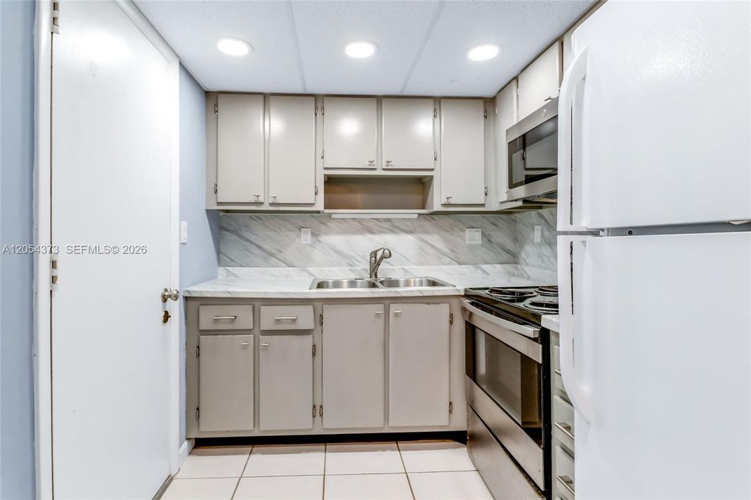 For Rent: $1,750 (1 beds, 1 baths, 600 Square Feet)