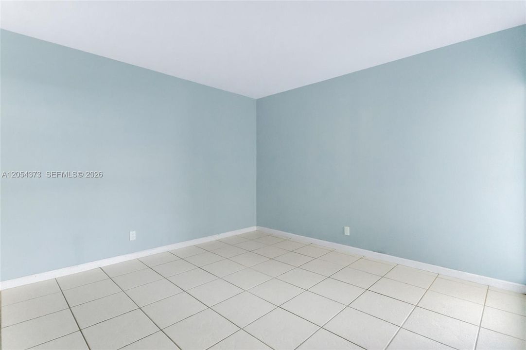 For Rent: $1,750 (1 beds, 1 baths, 600 Square Feet)