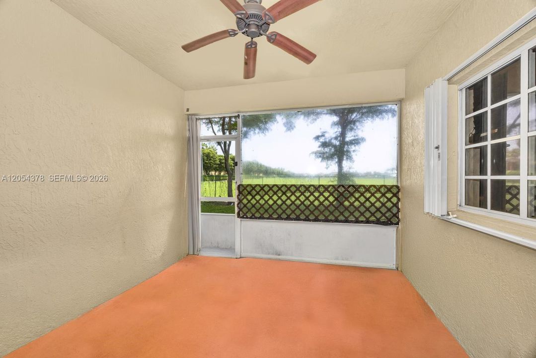 En Venta: $310,000 (2 camas, 2 baños, 1057 Pies cuadrados)