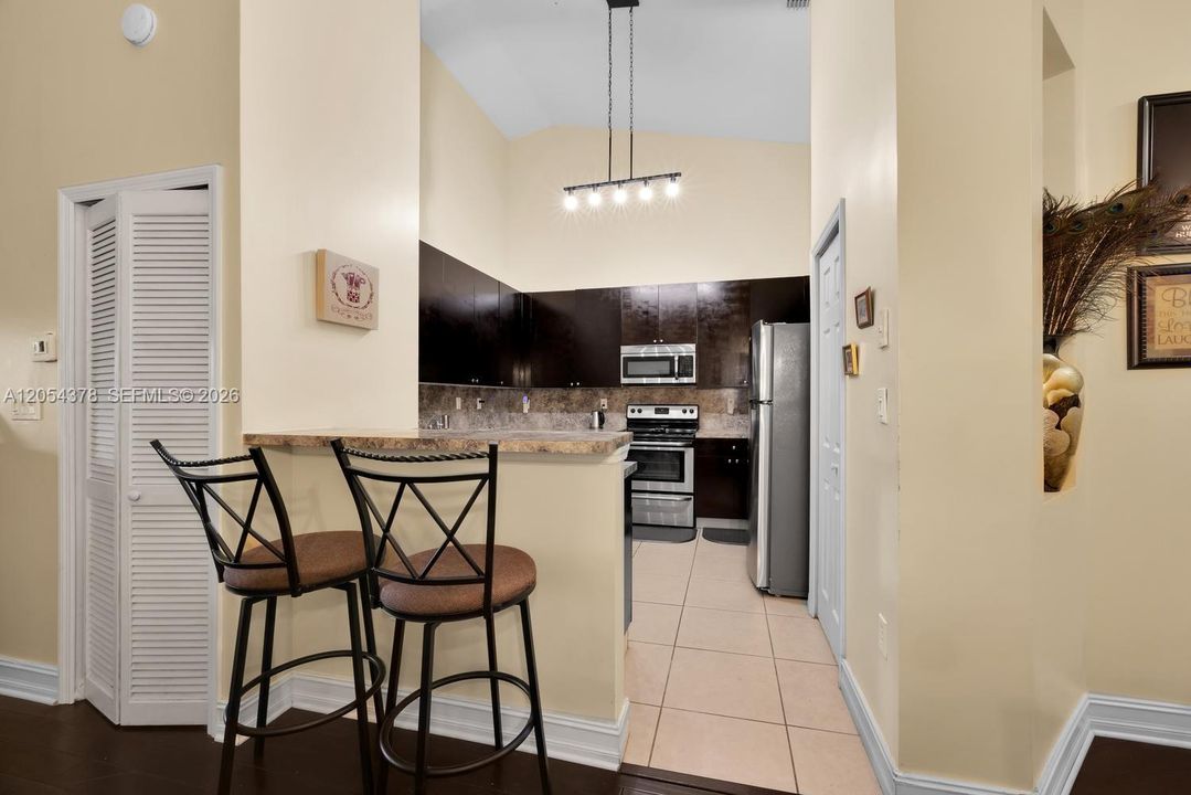 En Venta: $310,000 (2 camas, 2 baños, 1057 Pies cuadrados)