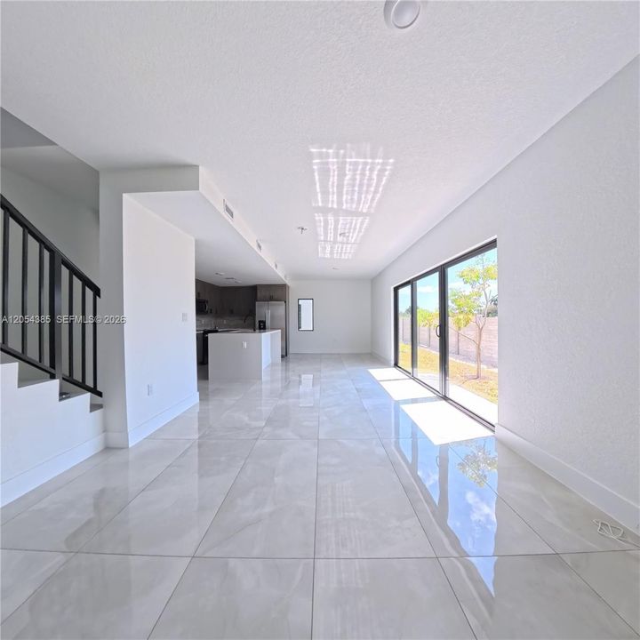 На продажу: $470,000 (5 спален, 3 ванн, 1810 Квадратных фут)