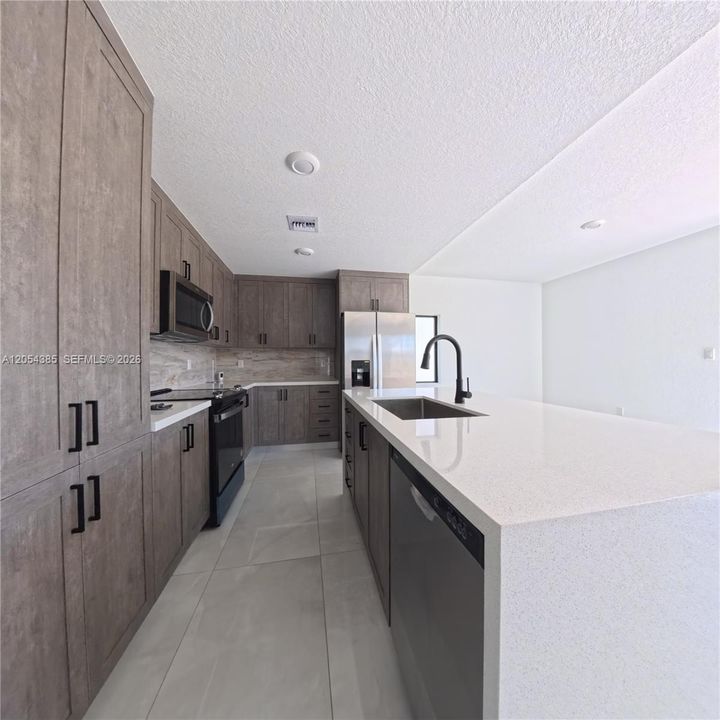 На продажу: $470,000 (5 спален, 3 ванн, 1810 Квадратных фут)