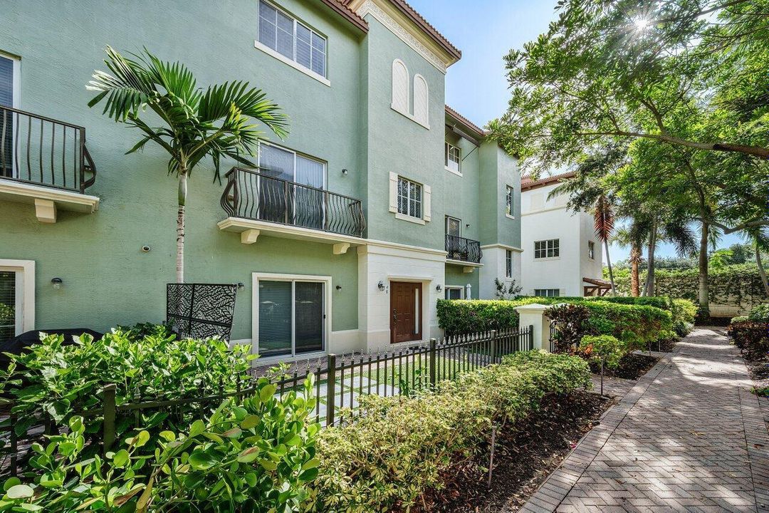 Front Exterior and Courtyard Walkway