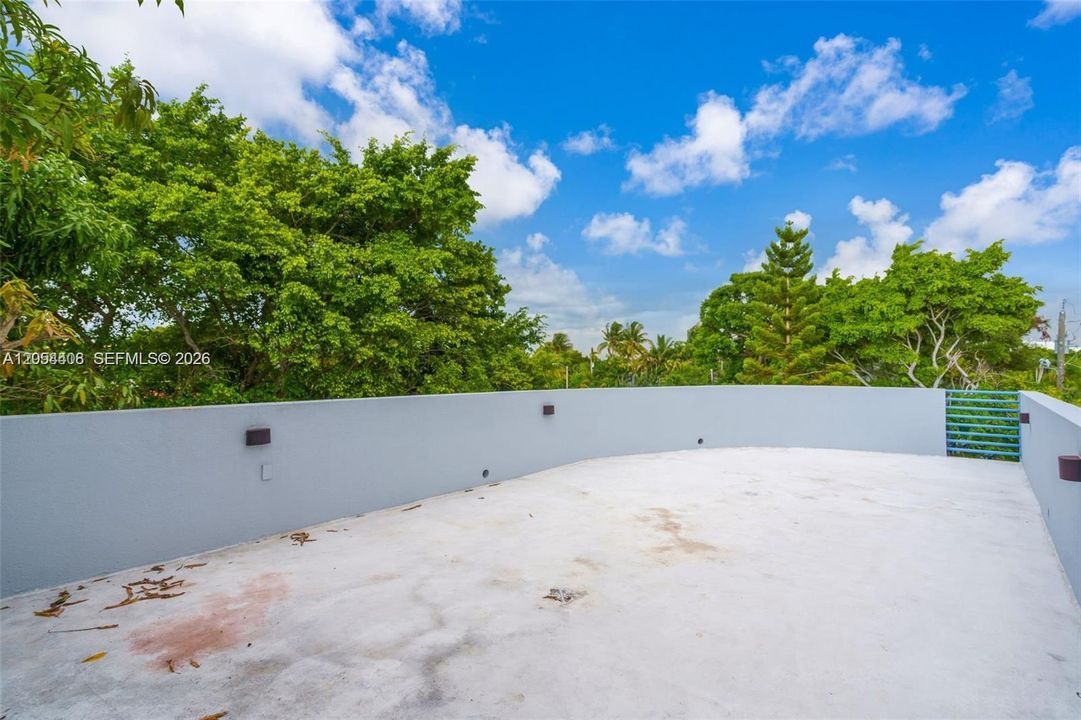 For Rent: $3,900 (3 beds, 2 baths, 1500 Square Feet)