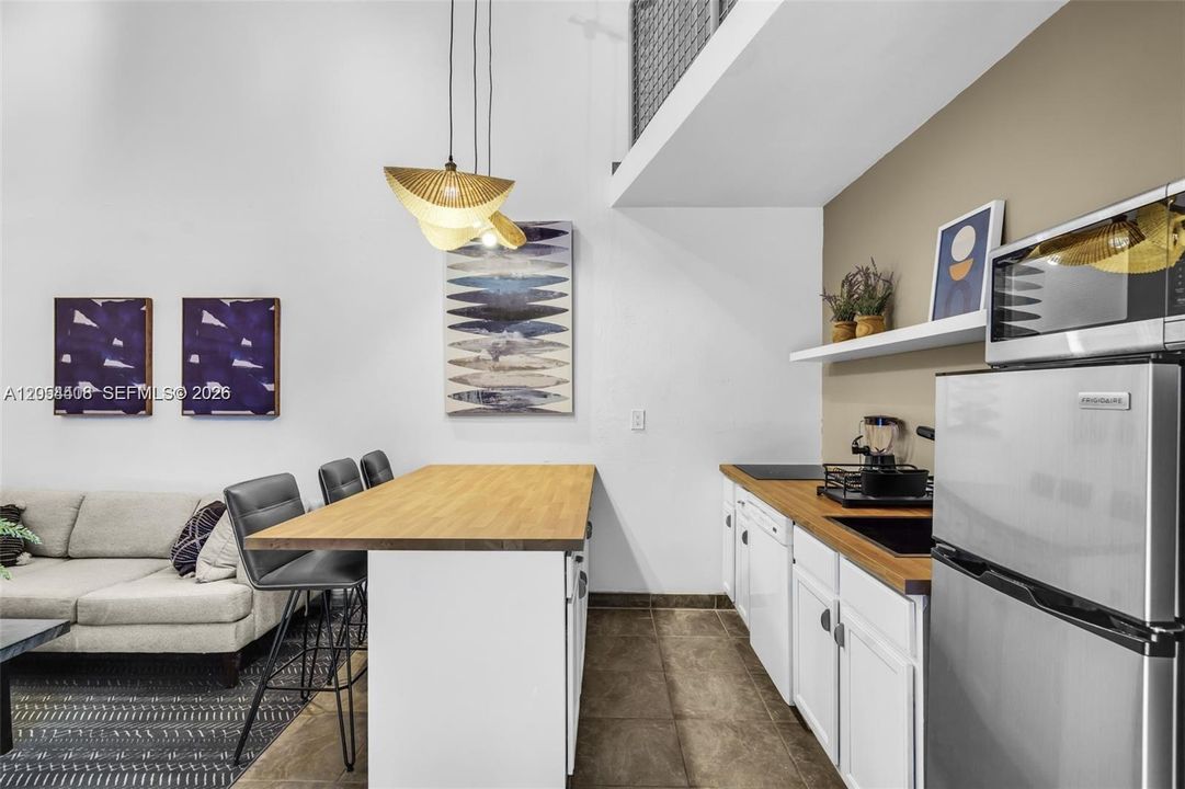For Rent: $3,900 (3 beds, 2 baths, 1500 Square Feet)