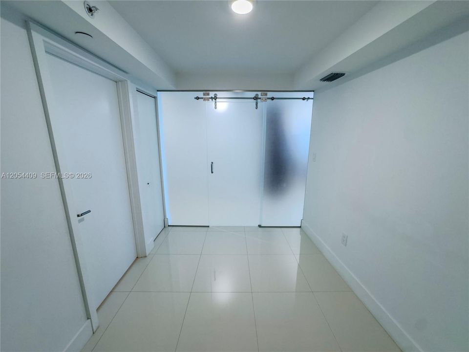 В аренду: $4,100 (2 спален, 2 ванн, 1030 Квадратных фут)