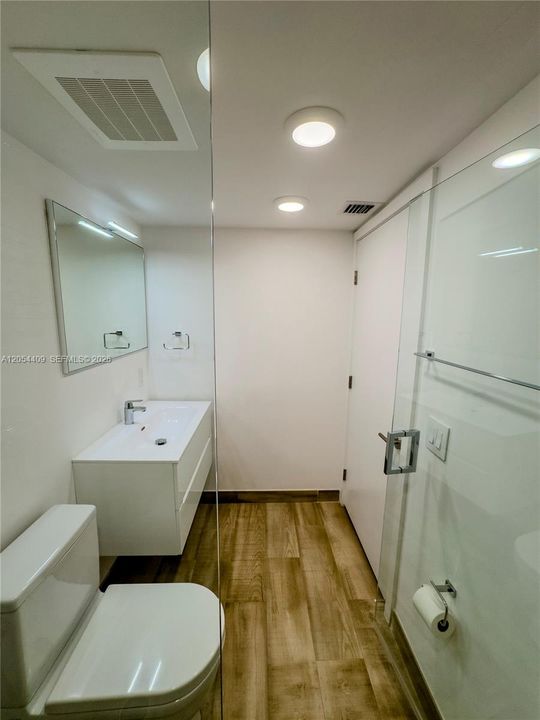 В аренду: $4,100 (2 спален, 2 ванн, 1030 Квадратных фут)