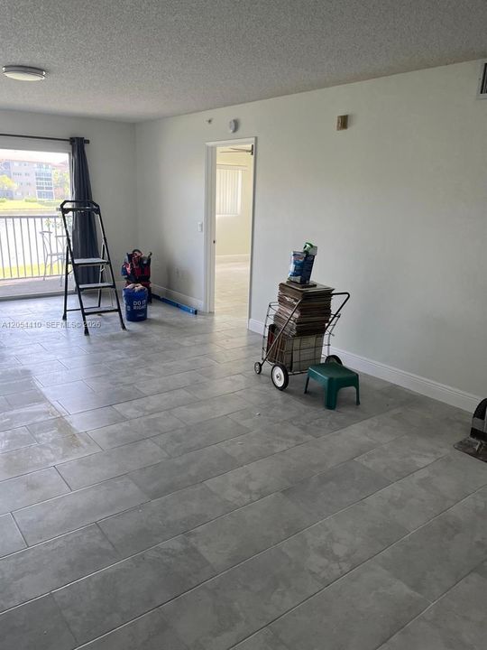 В аренду: $2,100 (1 спален, 1 ванн, 1033 Квадратных фут)