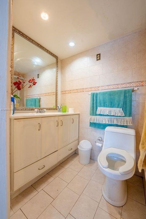 En Venta: $235,000 (2 camas, 2 baños, 800 Pies cuadrados)