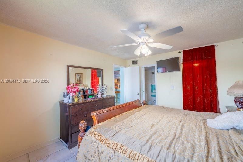 En Venta: $235,000 (2 camas, 2 baños, 800 Pies cuadrados)