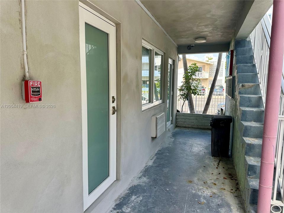 KITCHEN ENTRANCE