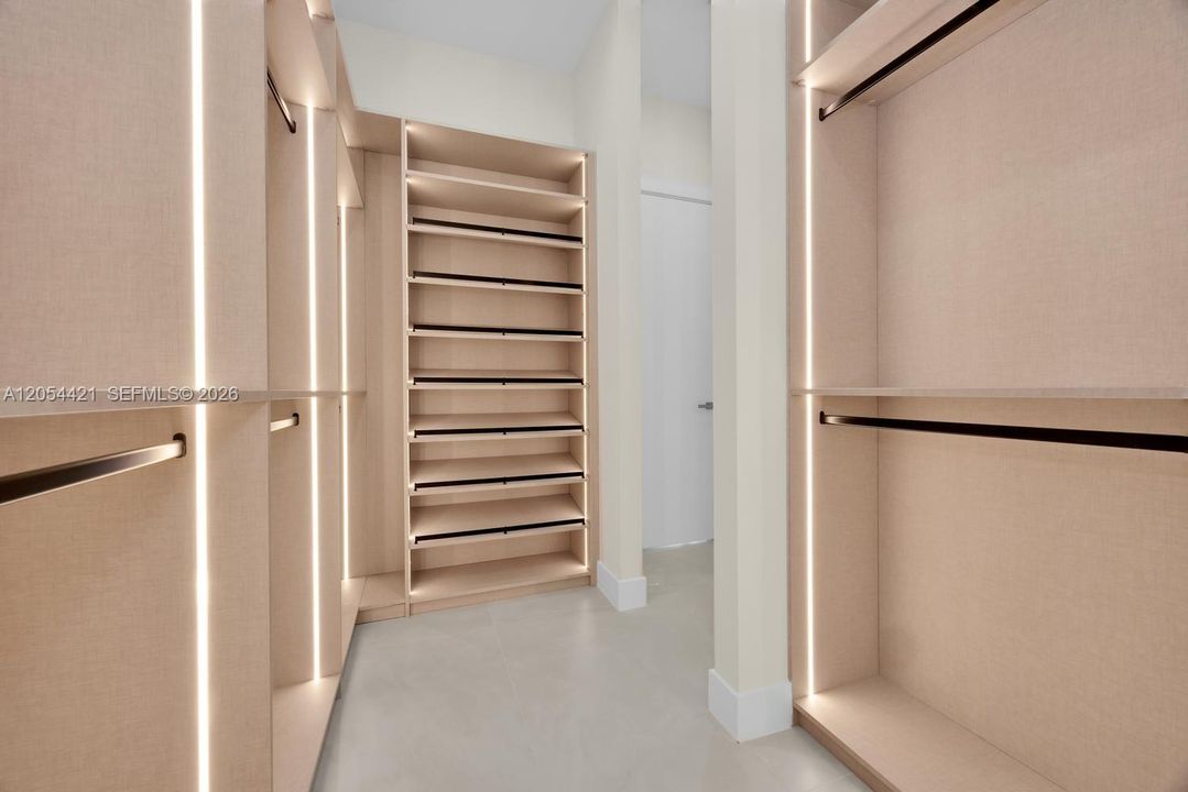 Closet 2