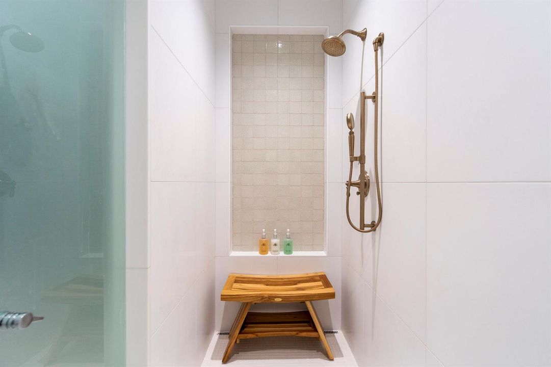 Spa Ladies Shower - Sml