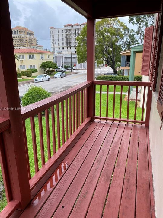 For Rent: $2,295 (1 beds, 1 baths, 850 Square Feet)