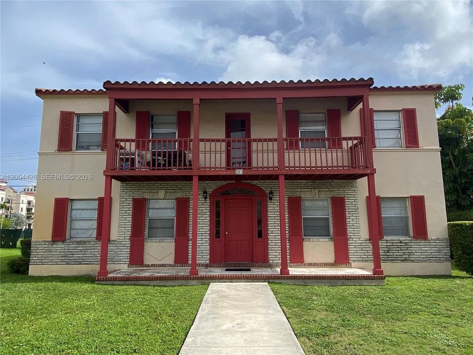 For Rent: $2,295 (1 beds, 1 baths, 850 Square Feet)