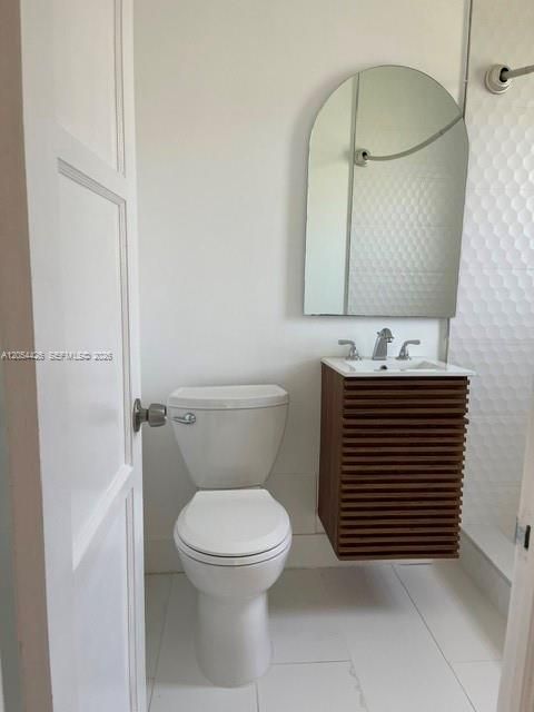 For Rent: $2,295 (1 beds, 1 baths, 850 Square Feet)