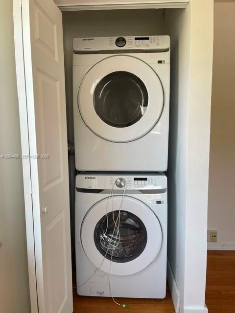 For Rent: $2,295 (1 beds, 1 baths, 850 Square Feet)
