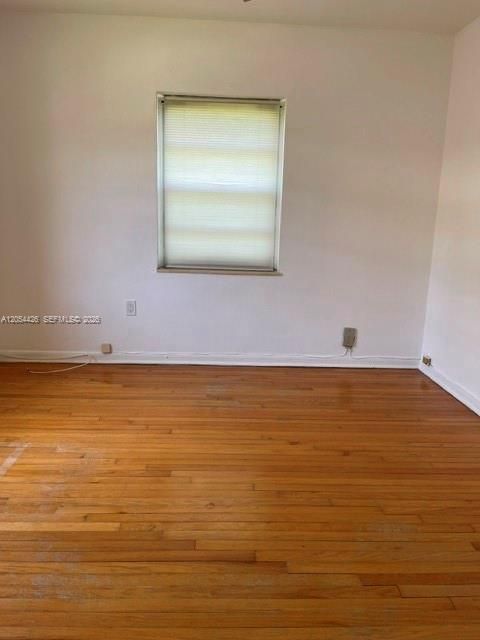 For Rent: $2,295 (1 beds, 1 baths, 850 Square Feet)