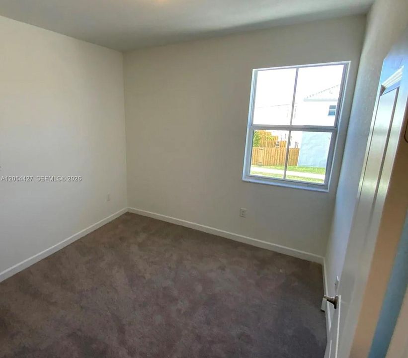 В аренду: $2,400 (3 спален, 2 ванн, 1612 Квадратных фут)