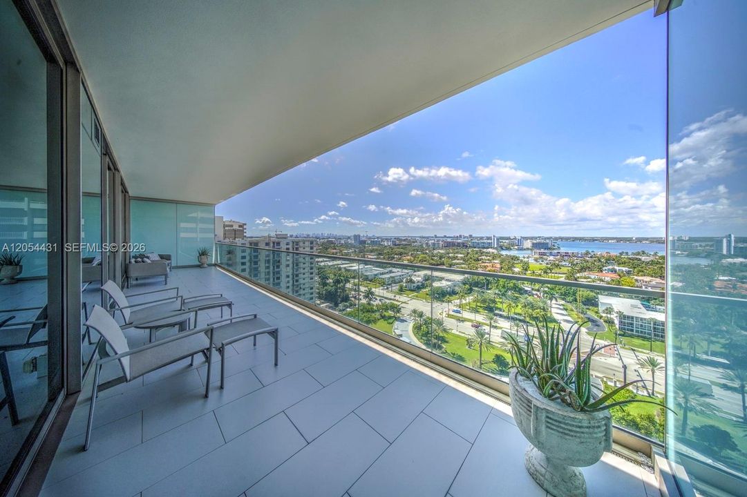 В аренду: $49,500 (3 спален, 4 ванн, 3450 Квадратных фут)