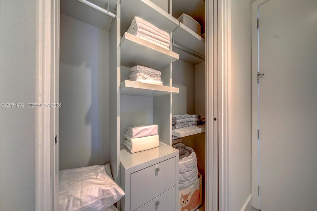 В аренду: $49,500 (3 спален, 4 ванн, 3450 Квадратных фут)