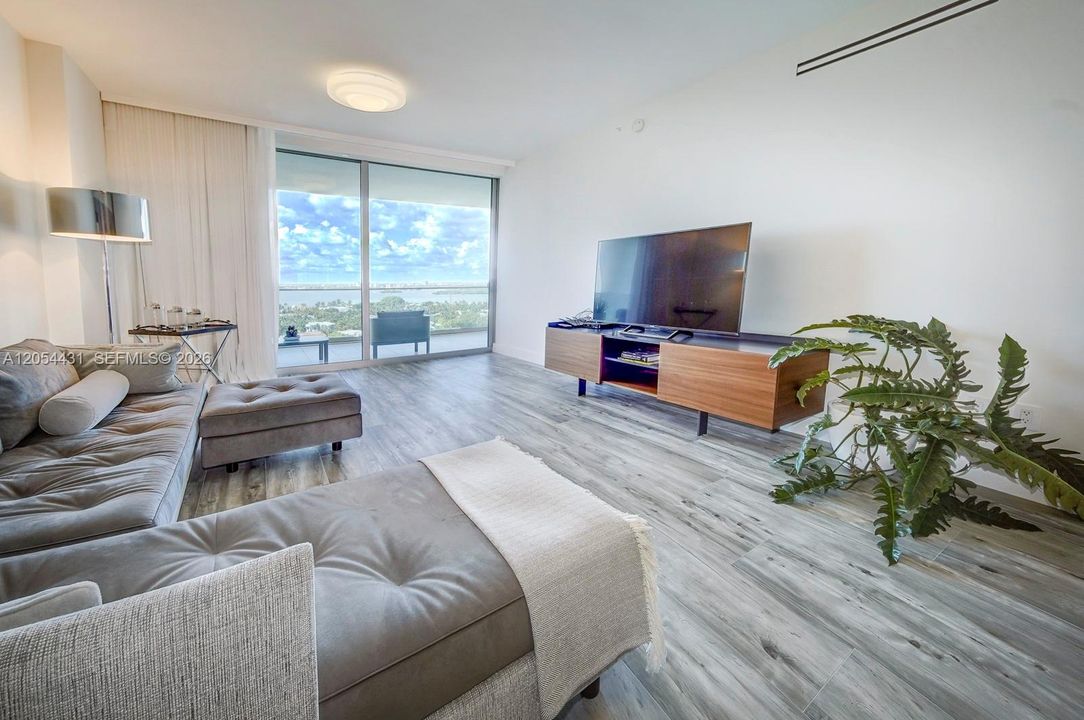 В аренду: $49,500 (3 спален, 4 ванн, 3450 Квадратных фут)