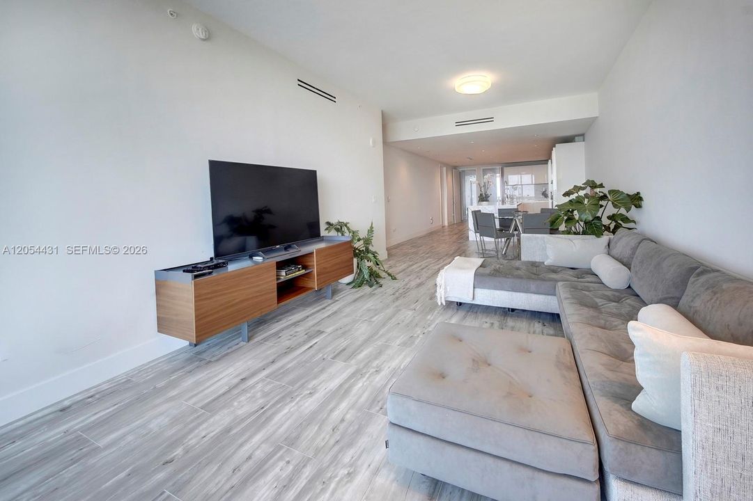 В аренду: $49,500 (3 спален, 4 ванн, 3450 Квадратных фут)