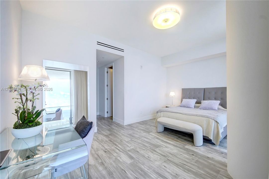 В аренду: $49,500 (3 спален, 4 ванн, 3450 Квадратных фут)