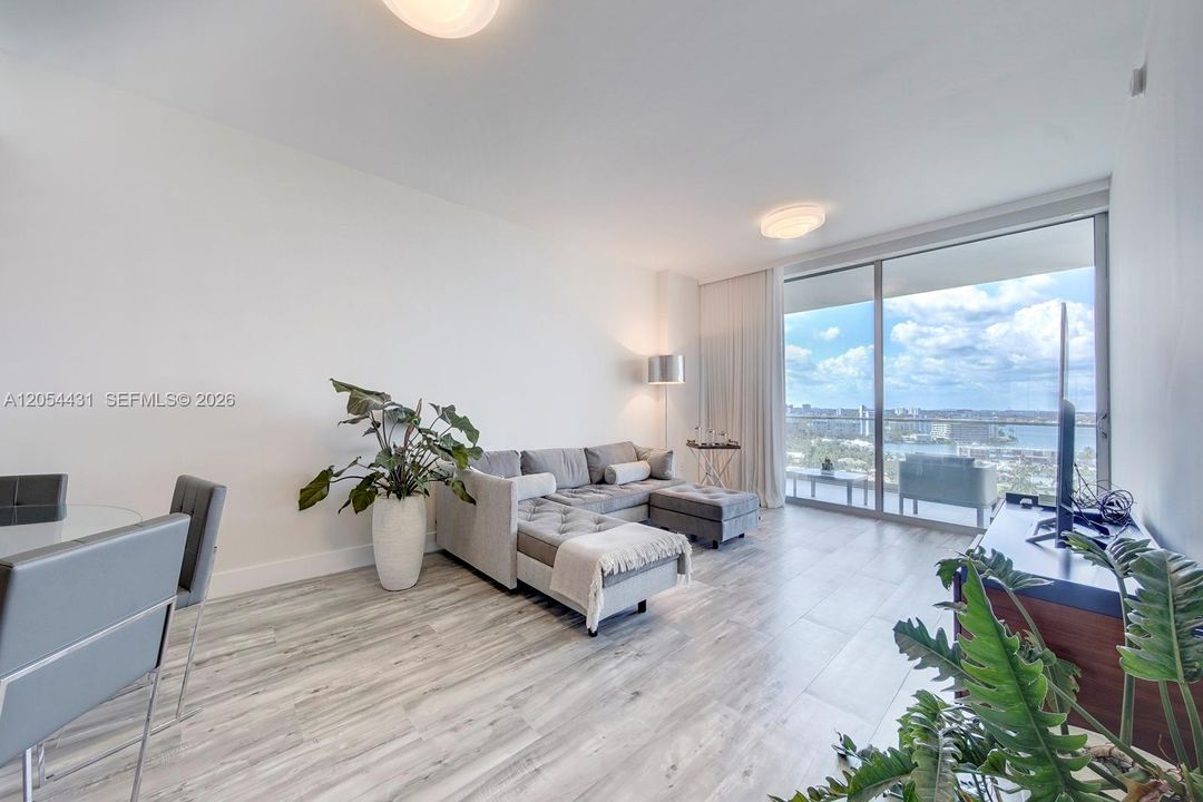 В аренду: $49,500 (3 спален, 4 ванн, 3450 Квадратных фут)