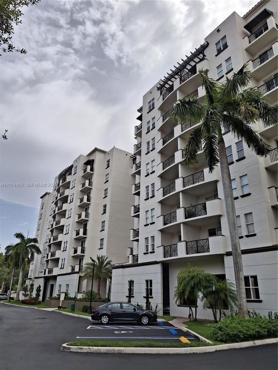 For Rent: $3,000 (2 beds, 2 baths, 1142 Square Feet)