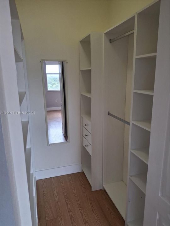 For Rent: $3,000 (2 beds, 2 baths, 1142 Square Feet)