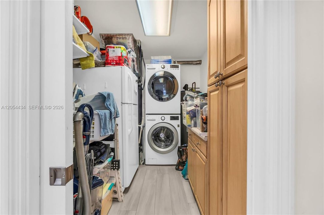En Renta: $8,200 (4 camas, 3 baños, 2380 Pies cuadrados)